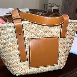 Straw hand bag NWOT